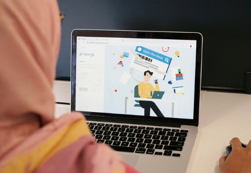 Benefit Mengikuti Kursus Online Bersertifikat Di Prasmul-ELI